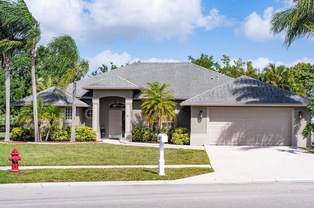 135 Monterey Way - Photo 1