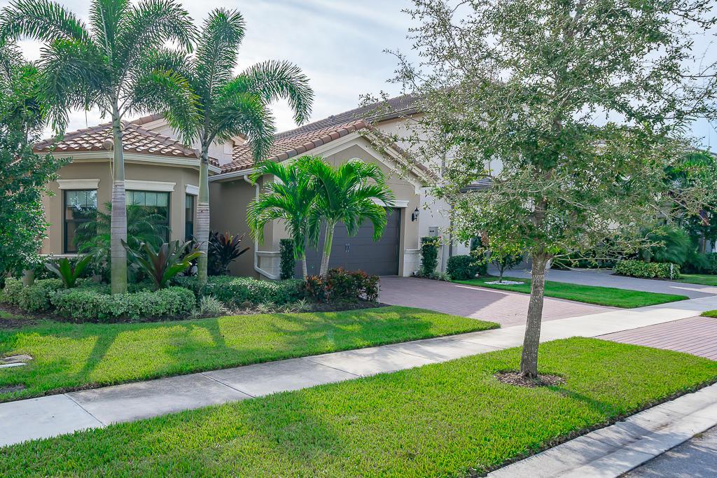 9518 Eden Roc Court - Photo 1