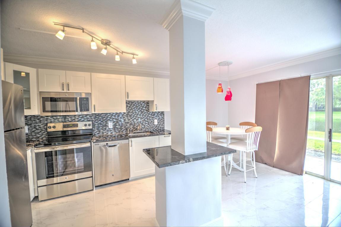 1252 The Pointe Drive - Photo 1