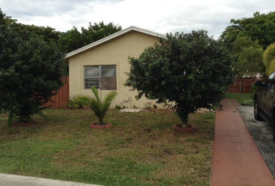 2721 9th Street - Photo 1