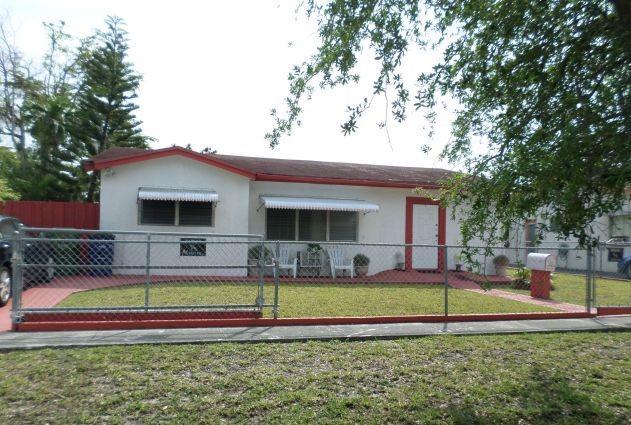 313 9th Terrace - Photo 1