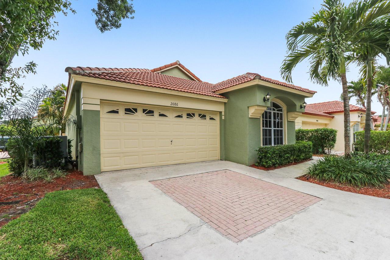 2086 Bonisle Circle - Photo 1