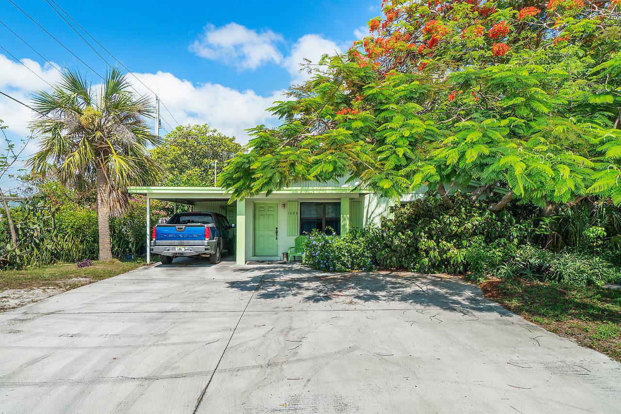 1423 Broadway - Photo 1