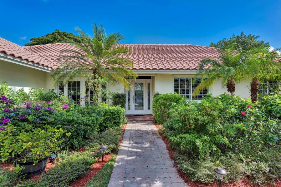 2934 Banyan Boulevard Circle - Photo 1