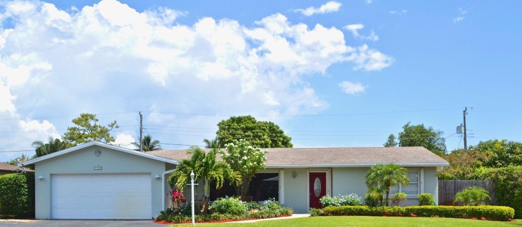 715 27th Way - Photo 1