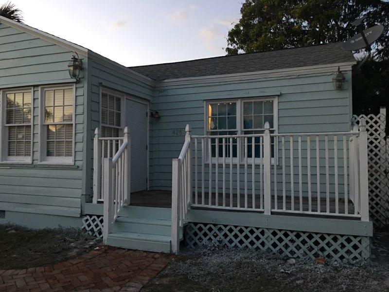 425 45th Street - Photo 1