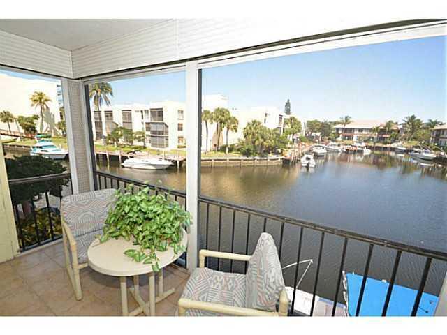 6 Royal Palm Wy - Photo 1