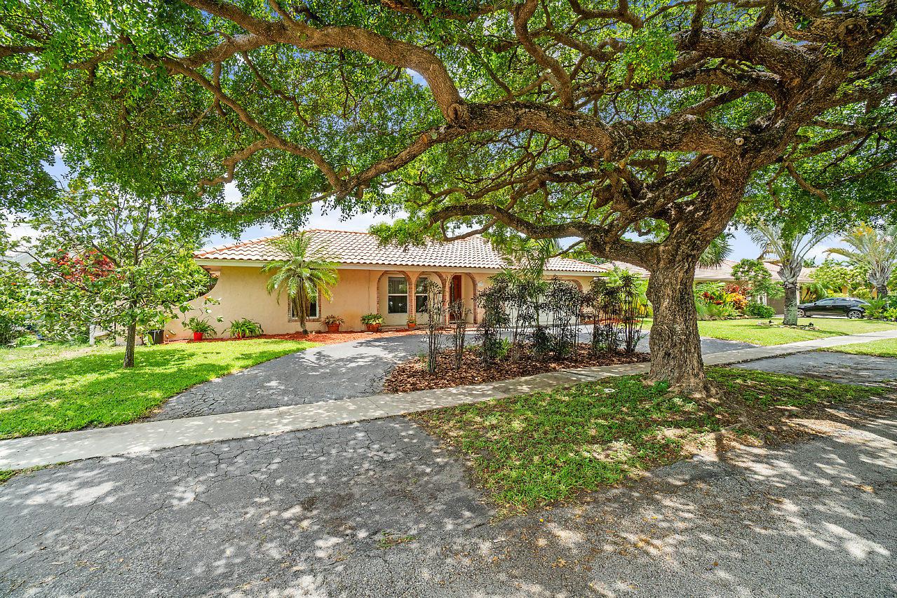 1012 7th Street - Photo 1