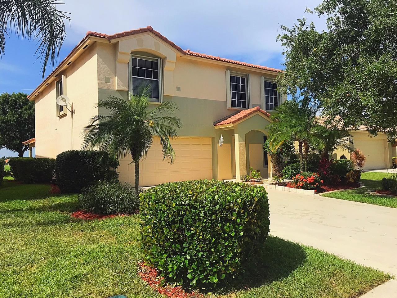 818 Greenwich Court - Photo 1