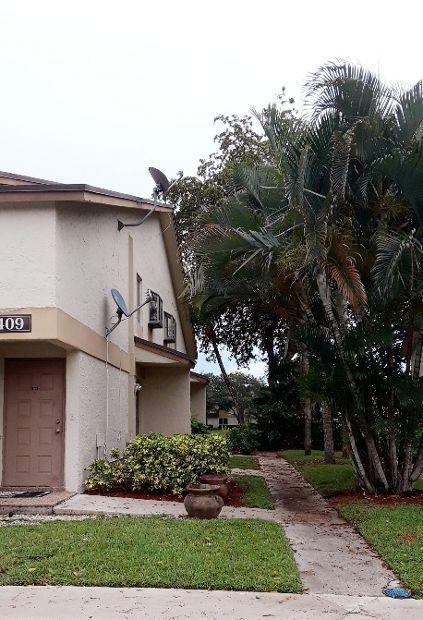 409 Gardens Drive - Photo 1