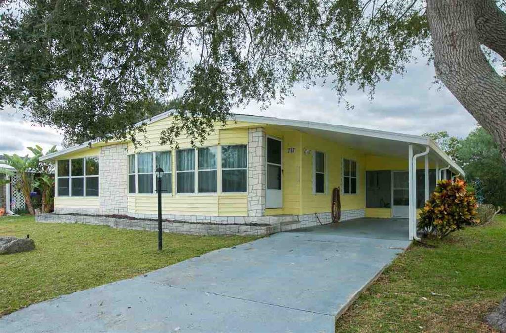 717 Amaryllis Drive - Photo 1