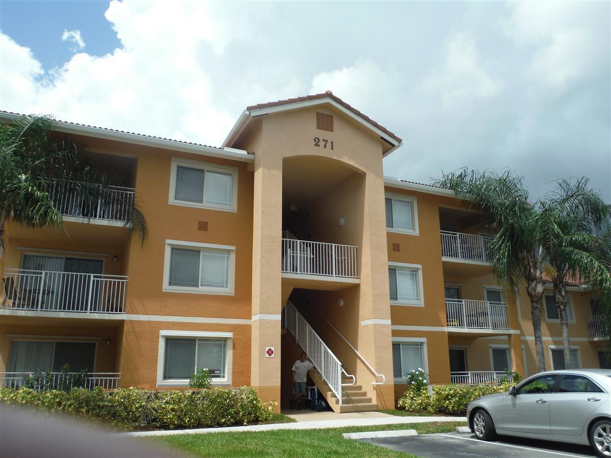 271 Palm Drive - Photo 1