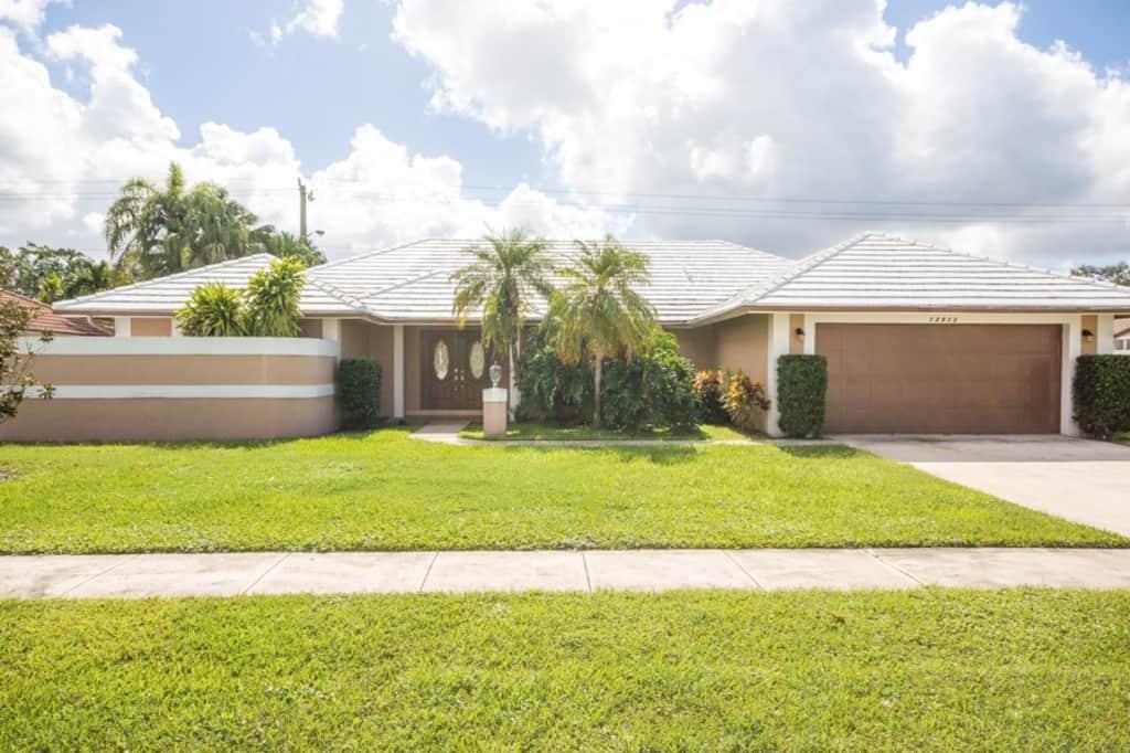 12912 Buckland Street - Photo 1