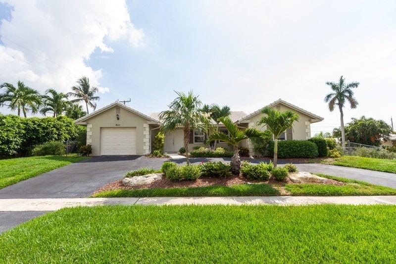 951 Holly Lane - Photo 1