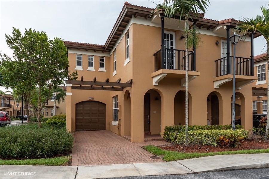 6942 Julia Gardens Drive - Photo 1 6942 Julia Gardens Drive - Photo 1