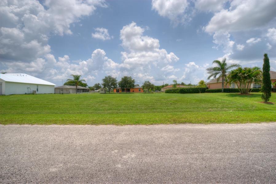 302 Deerwood Lane - Photo 1