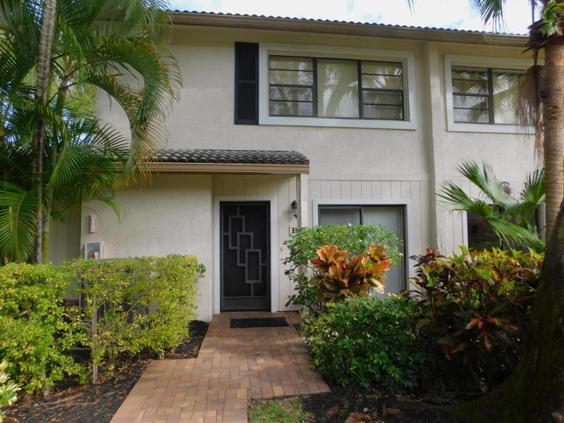 4 Westgate Lane - Photo 1