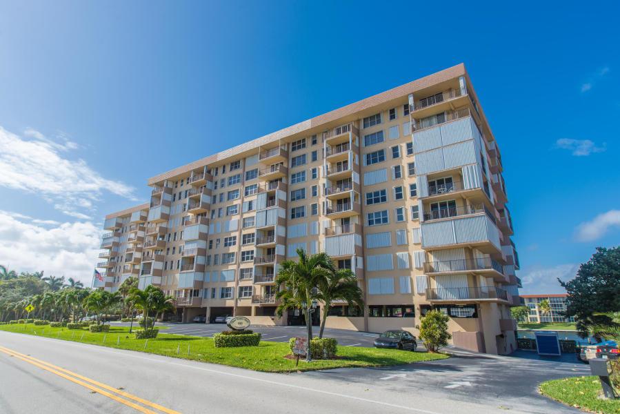 1150 Hillsboro Mile - Photo 1