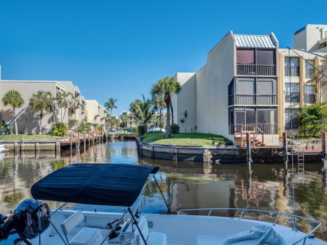 15 Royal Palm Way - Photo 1