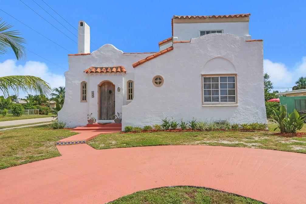 359 Greenbriar Drive - Photo 1