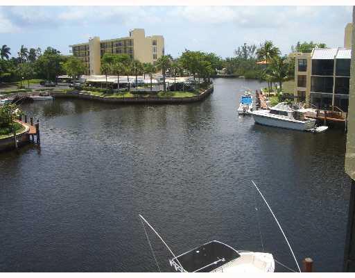 1 Royal Palm Way - Photo 1