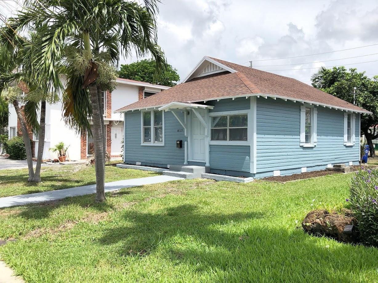 817 Broward Boulevard - Photo 1