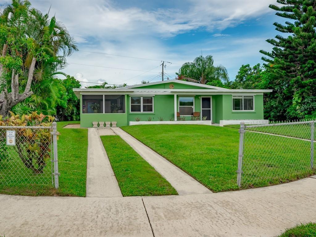 887 Perry Street - Photo 1