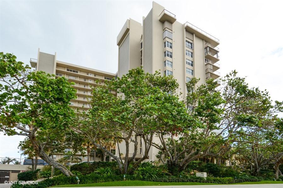 1021 Hillsboro Mile - Photo 1