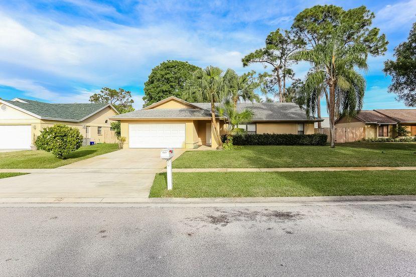 162 Parkwood Drive - Photo 1