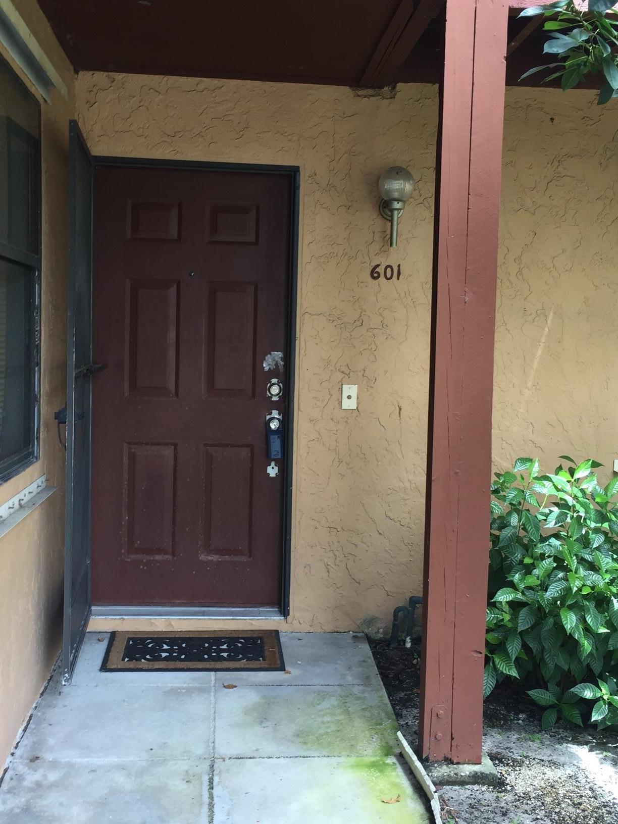 601 Lakeview Drive - Photo 1