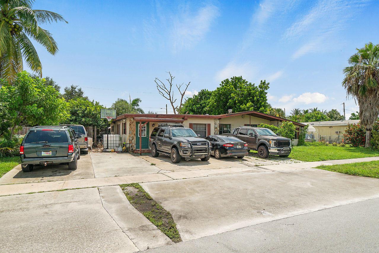 516 12th Street - Photo 1