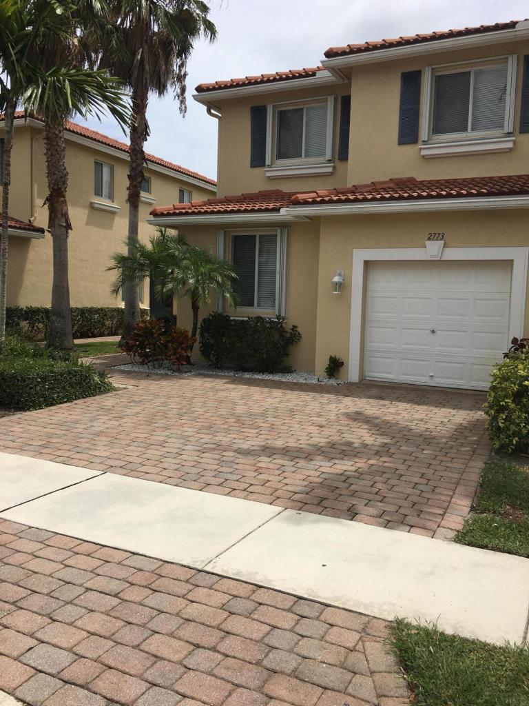 2773 Evergreen Circle - Photo 1