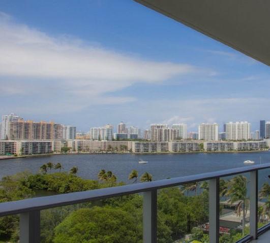 17301 Biscayne Boulevard - Photo 1