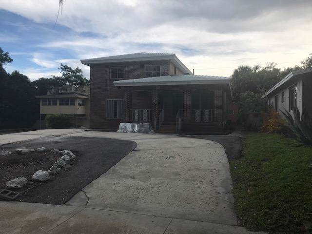 816 15th Street - Photo 1