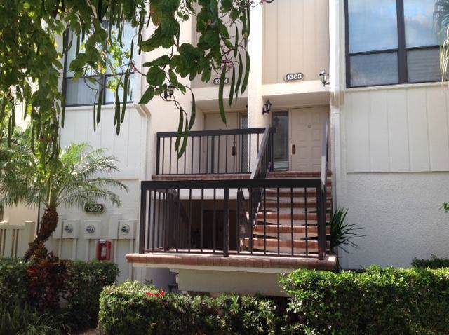 1304 Bridgewood Drive - Photo 1