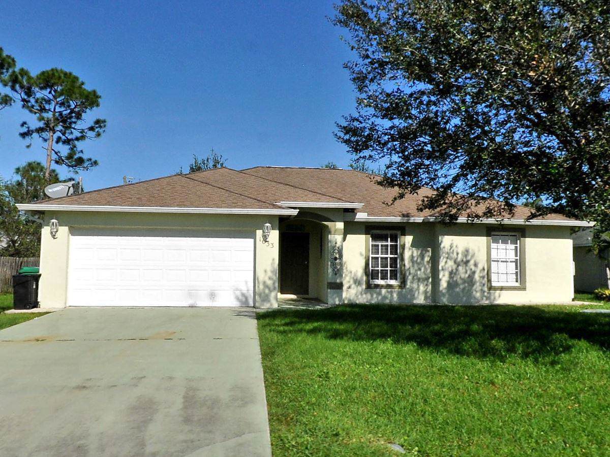 1633 Aires Lane - Photo 1