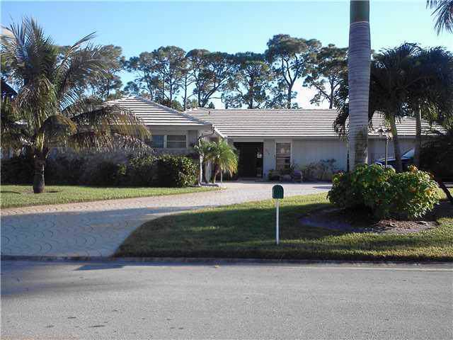 474 Country Club Drive - Photo 1