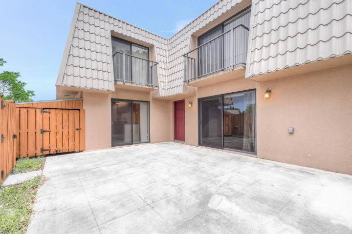 6613 66th Way - Photo 1