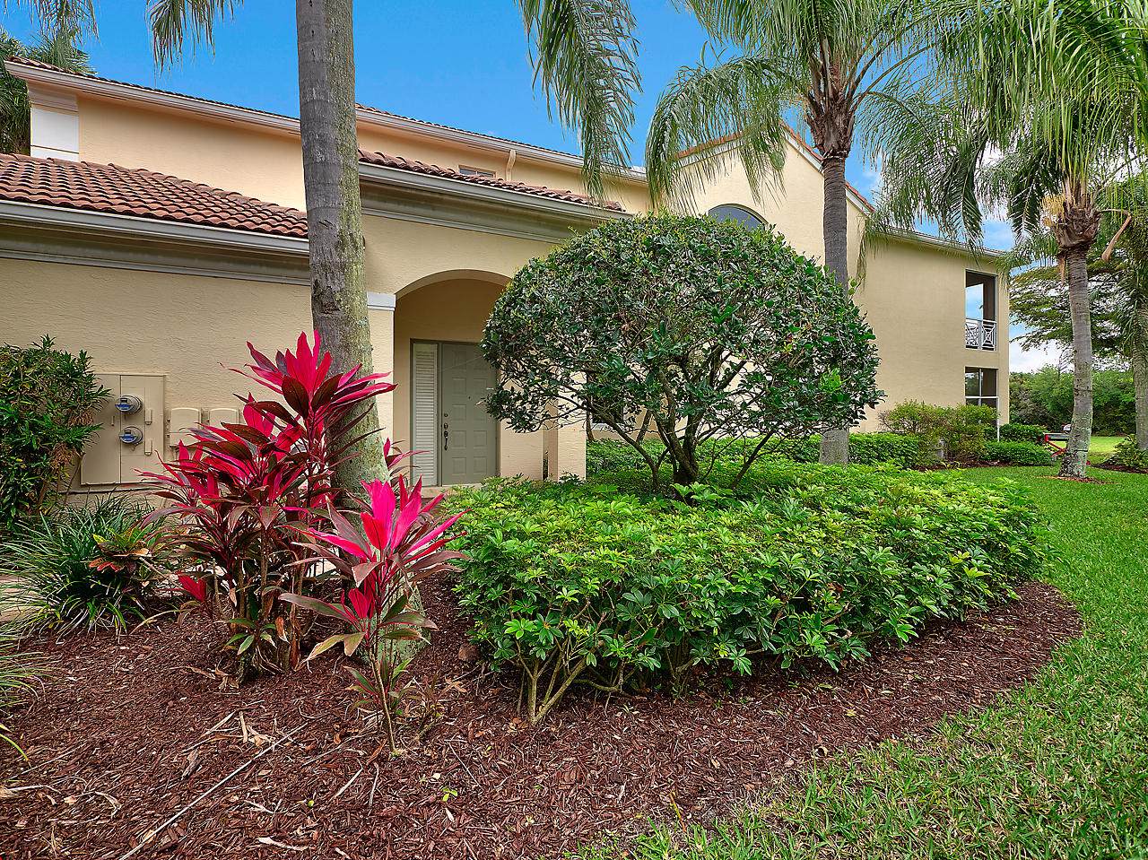120 Palm Bay Drive - Photo 1