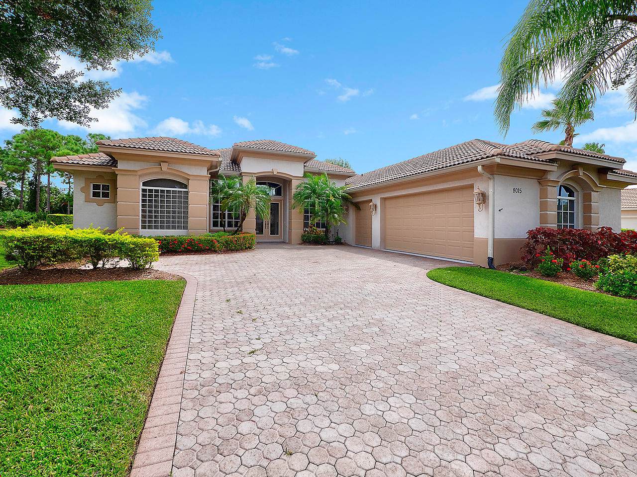 8015 Kiawah Trace - Photo 1