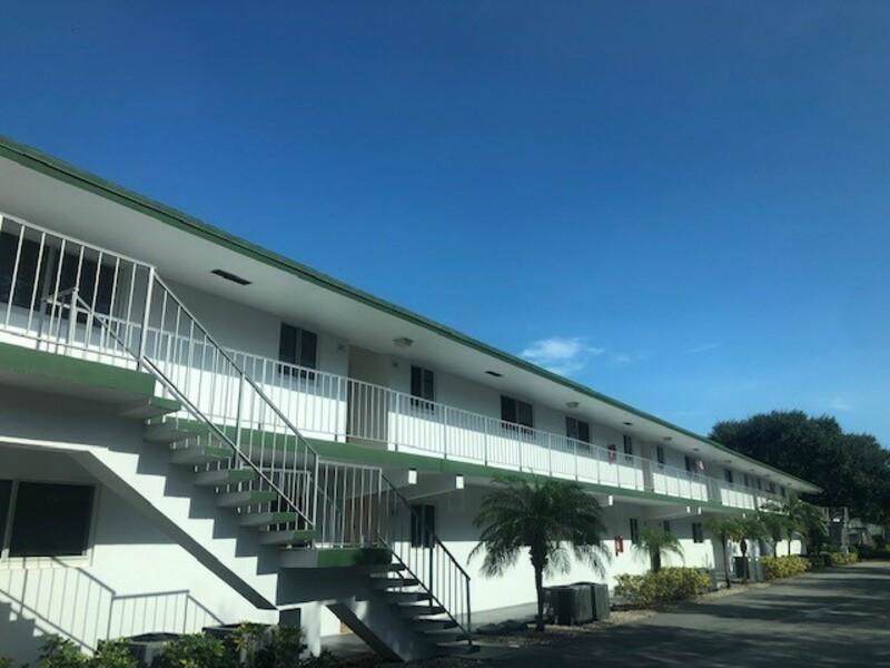 2 Westwood Avenue - Photo 1