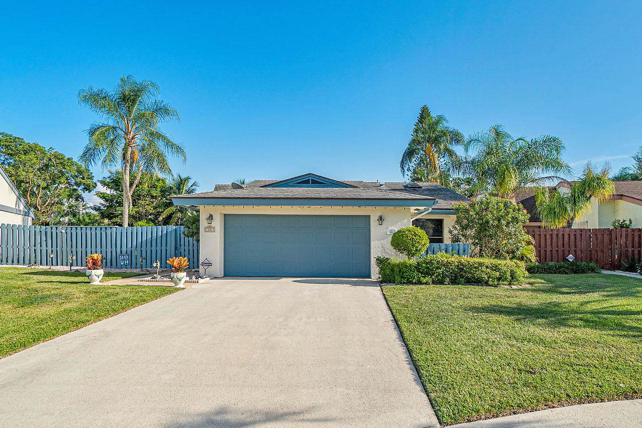 20 Baytree Circle - Photo 1