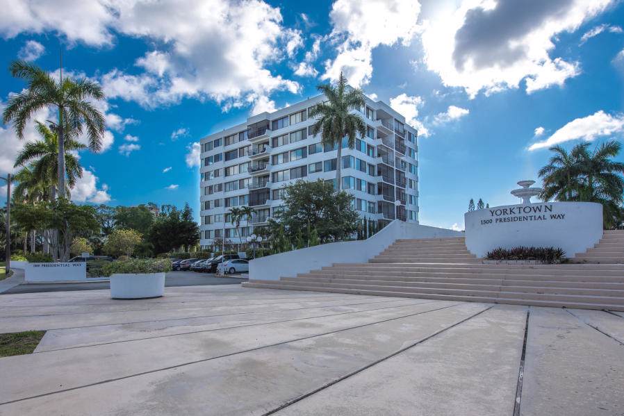 1500 Presidential Way - Photo 1