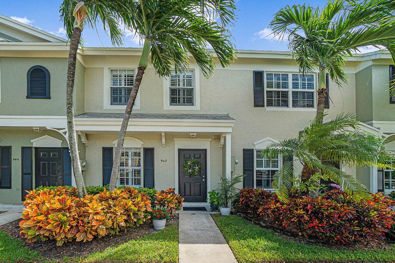 942 Kokomo Key Lane - Photo 1