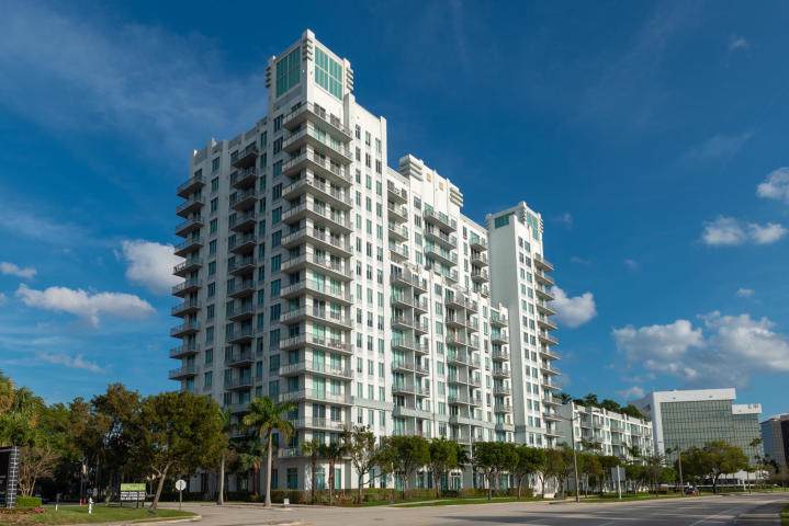 300 Australian Avenue - Photo 1