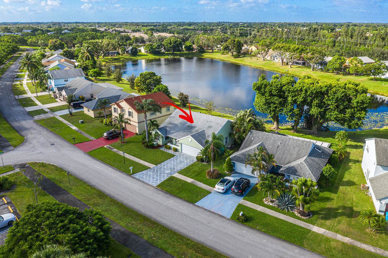 1821 Stonehaven Drive - Photo 1
