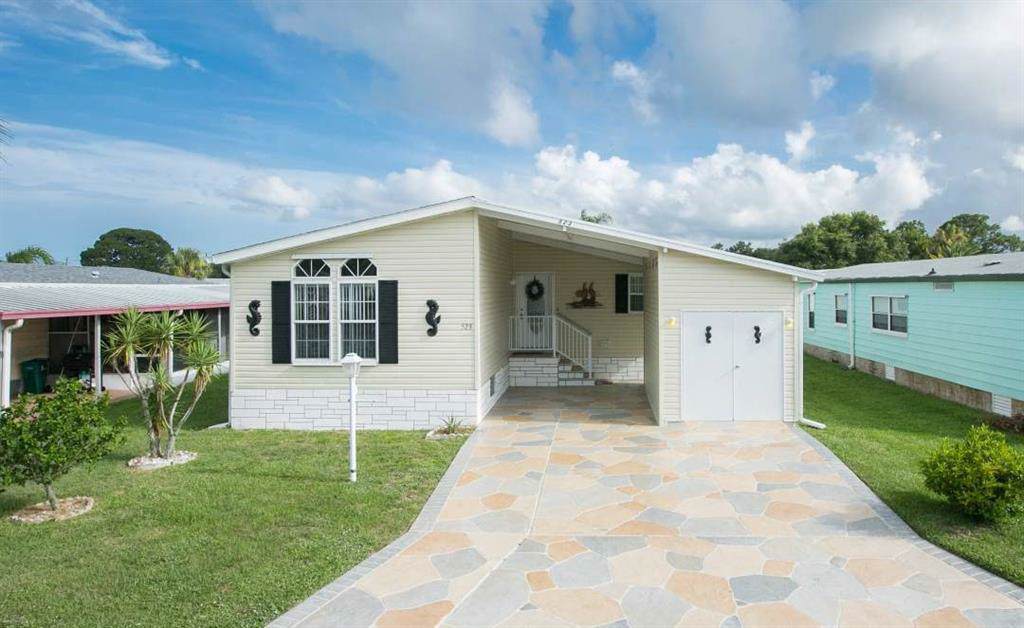 523 Royal Tern Drive - Photo 1