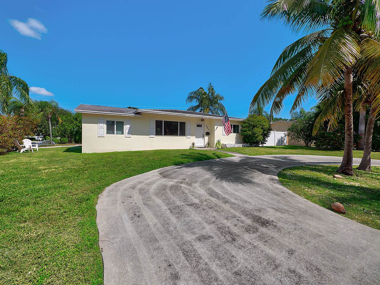 437 Driftwood Road - Photo 1