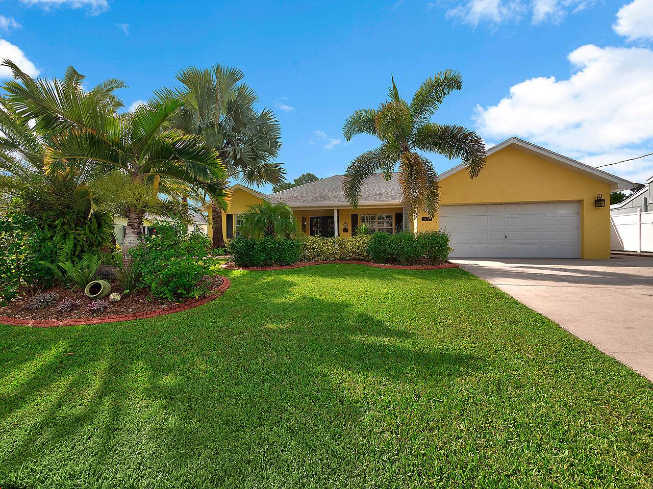 472 Evans Avenue - Photo 1