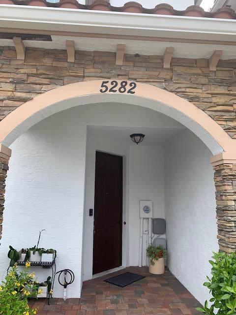5282 Ashley River Road - Photo 1